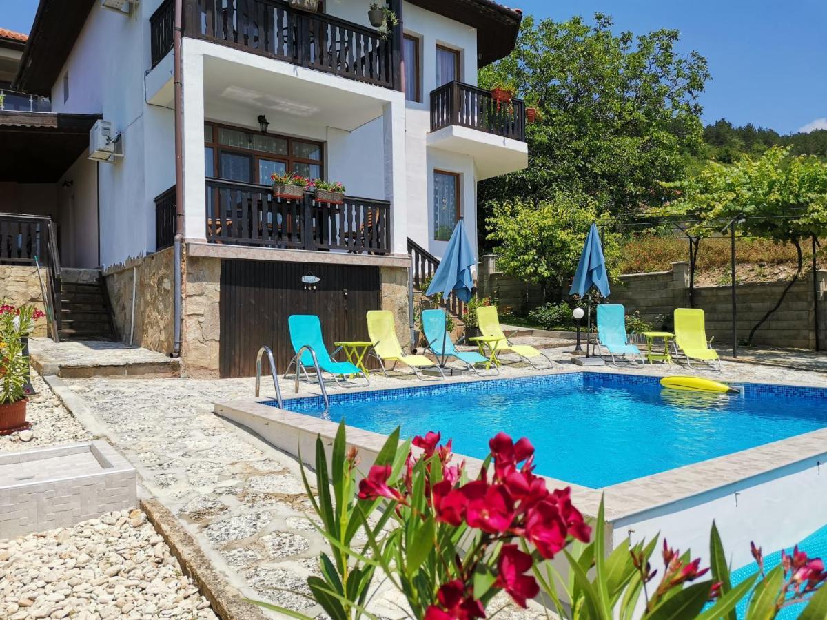 Villa Holly Balchik Eksteriør billede